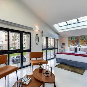 Sweett - Pavillon Lumiere , Paris França